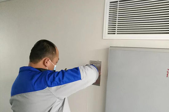 公寓必須設置哪些消防設施，每月必須記錄維保內容嗎？